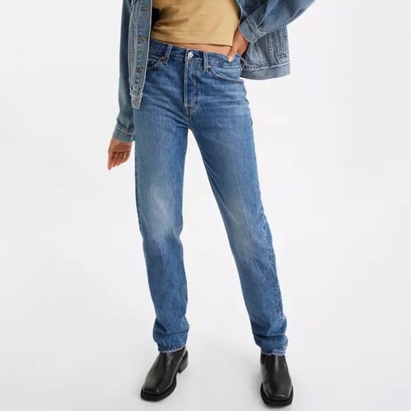 Levi’s 501 ‘81 Jeans Blue Beauty Medium Wash Mom Jean Tapered Leg  size 23 - Picture 3 of 11